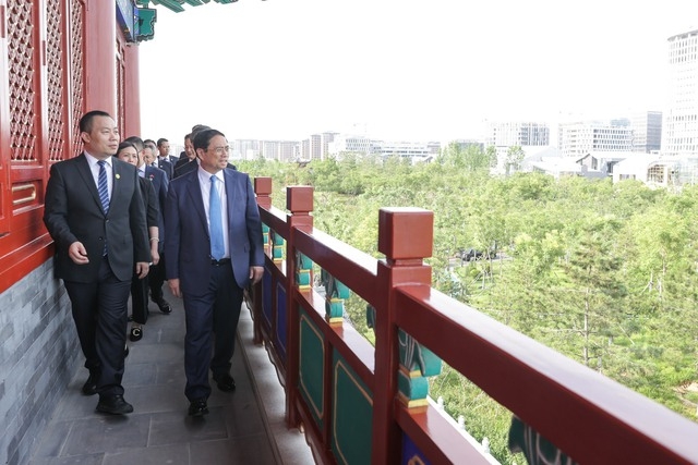 越南政府总理范明政参观中国'梦想之城'雄安新区