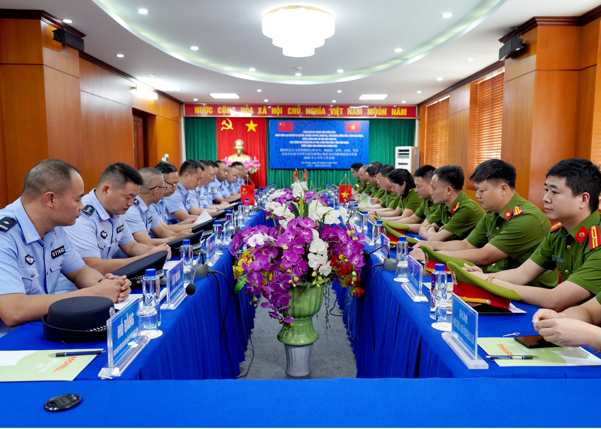 河江省5个边境县公安与中国云南省文山州麻栗坡县公安局举行会谈