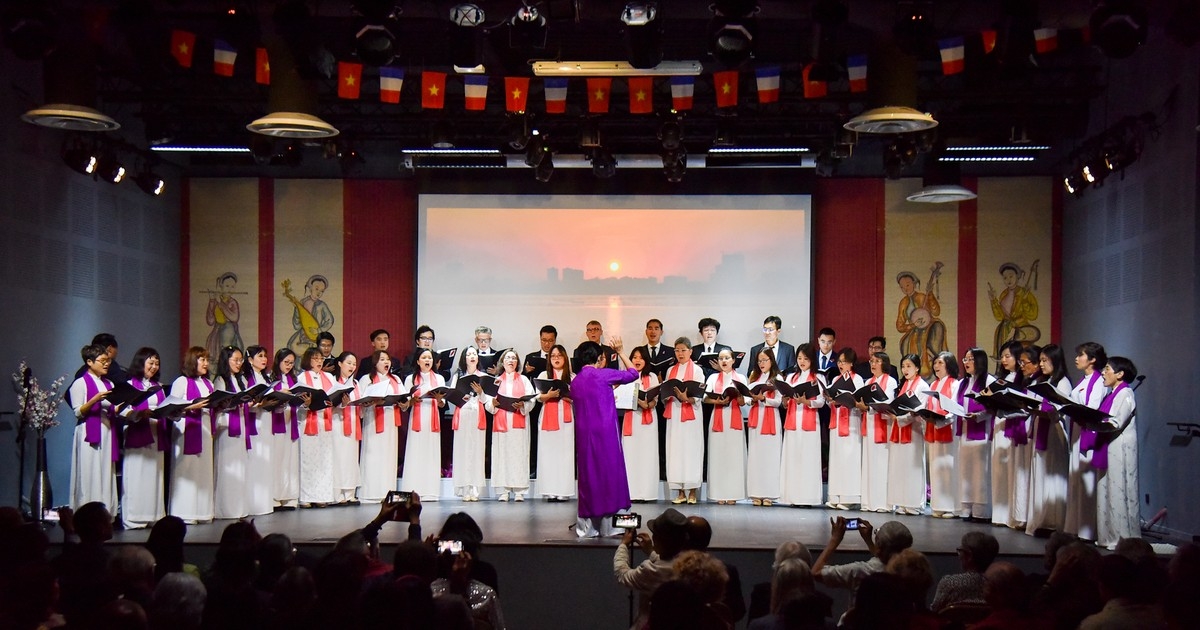 家乡合唱团15年在海外唱响越南各经典爱国歌曲