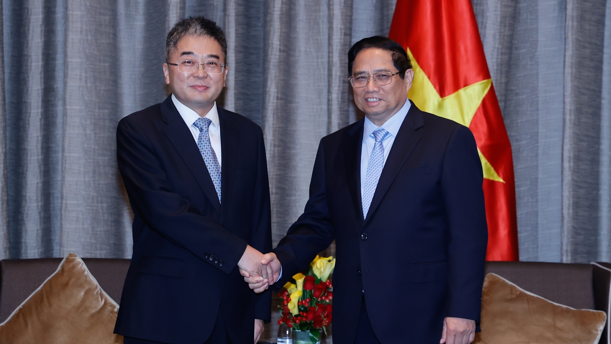 范明政总理：欢迎中国企业对越南基础设施和清洁能源进行投资