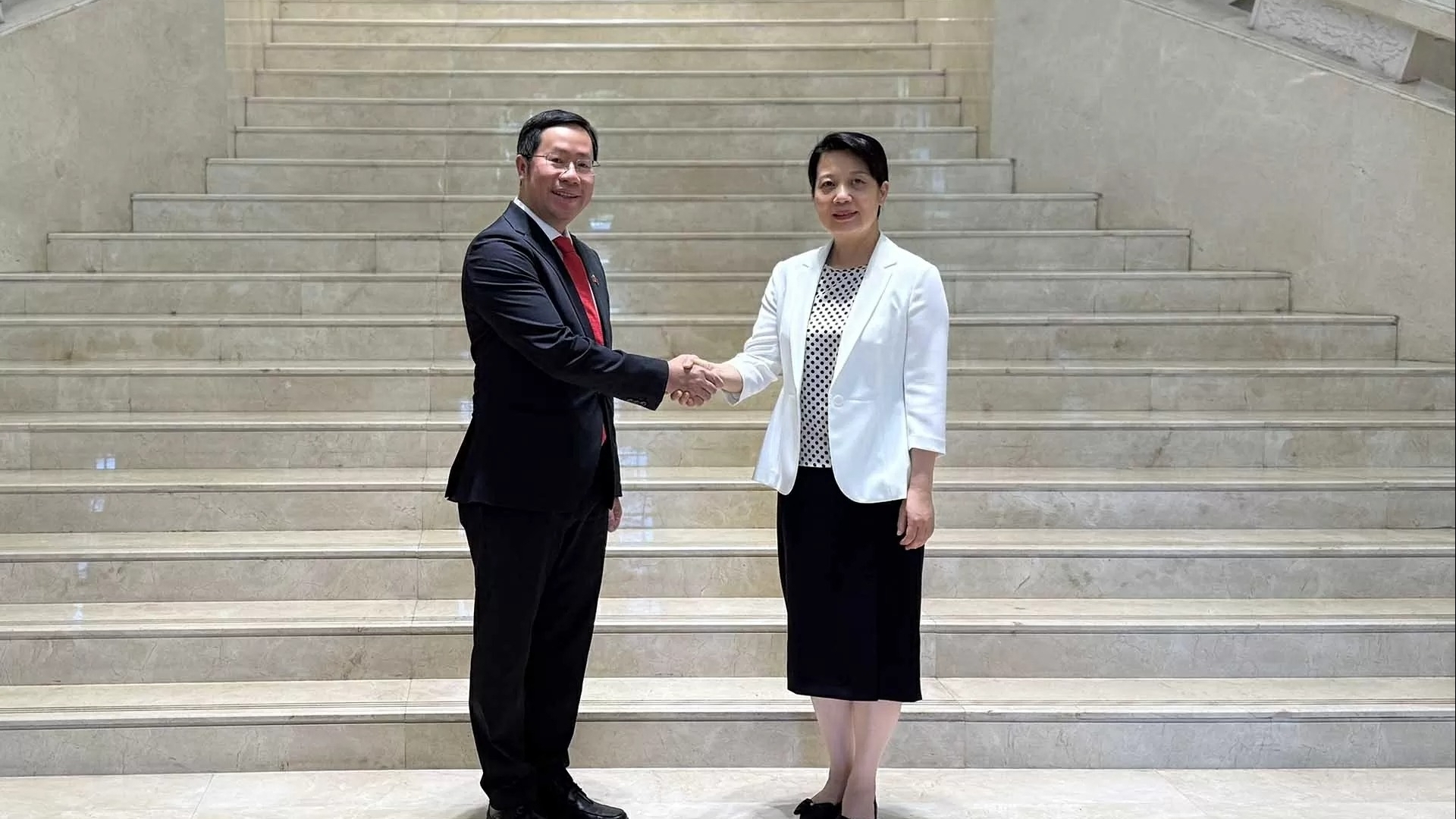中国重庆愿将与越南的合作提升至新高度