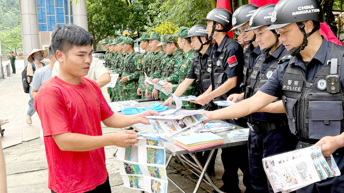 越中边境开展联合巡逻执法行动