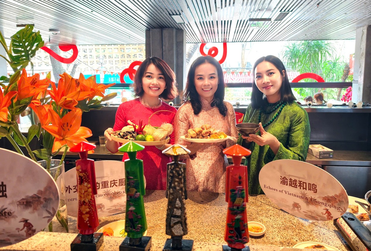 越南春卷、河粉与饮食文化香飘中国重庆