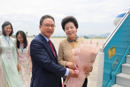 中国全国政协高级别代表团访越并开展工作访问