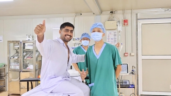 联合国维和军官相信越南蓝色贝雷帽医生的专业技能