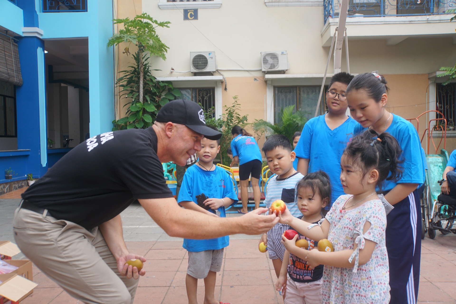 Bản in : 新西兰企业向儿童和妇女慈善机构捐赠500箱水果 | Vietnam+ (VietnamPlus)
