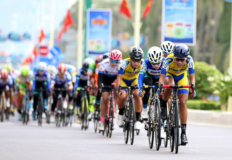 Bản in : 55名国内外运动员参加2023年安江女子自行车公开赛 | Vietnam+ (VietnamPlus)