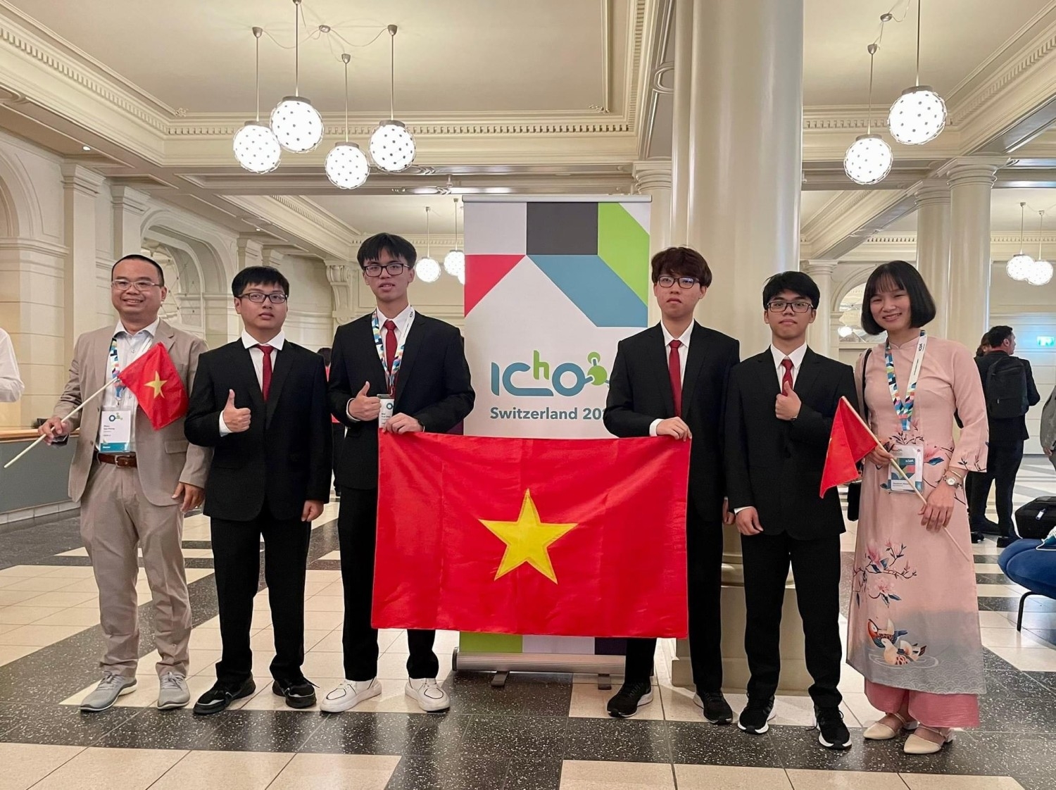 越南学生在2023年国际化学奥林匹克竞赛中均获奖牌