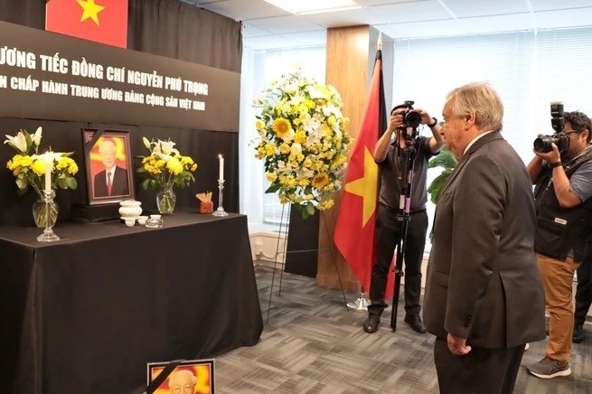 联合国领导人及各国大使吊唁越南共产党中央委员会总书记阮富仲