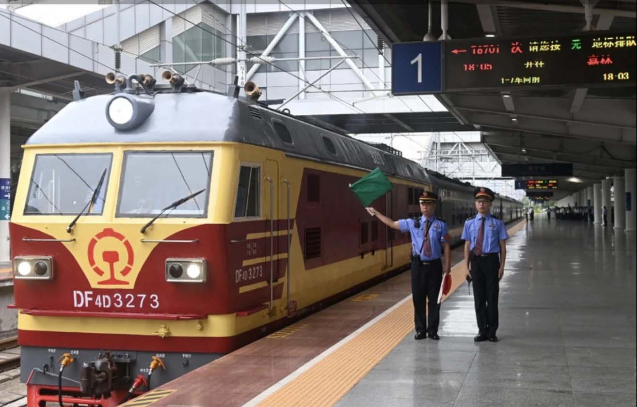 Trung Quốc kỳ vọng tàu liên vận Hà Nội - Nam Ninh hút thêm khách - Báo  VnExpress Du lịch