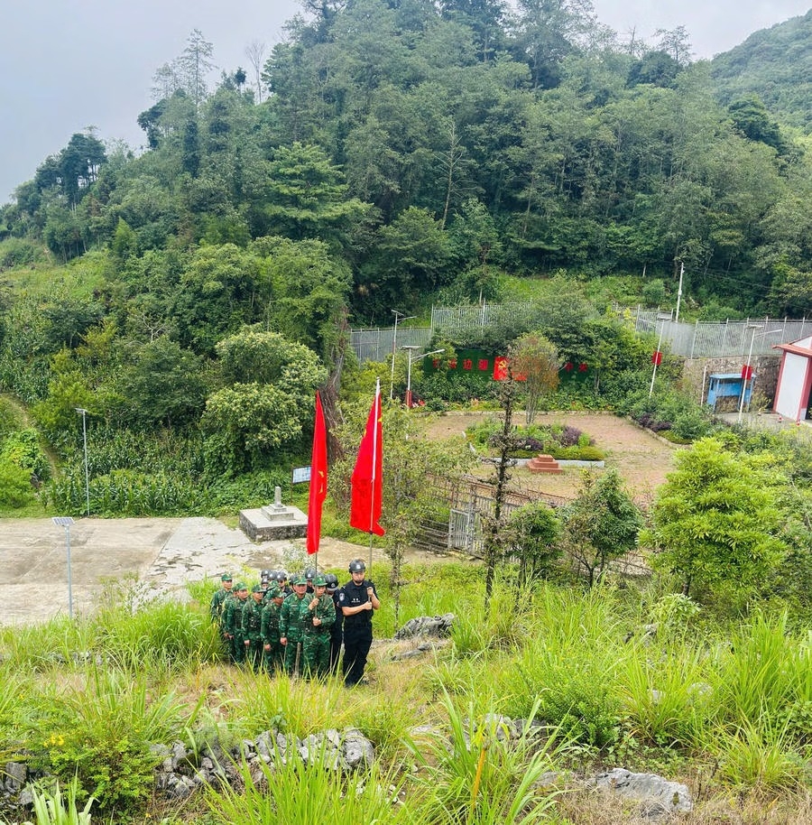 宣光省边防部队与中方深化边境执法合作 宣光省边防部队与中方深化边境执法合作
