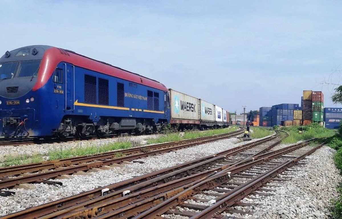 从越南经中国到欧洲的铁路运输货物比海运快7天
