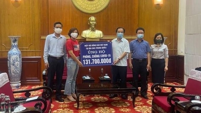 澳门越南侨胞协会捐赠2.39亿越南盾支持祖国抗击疫情
