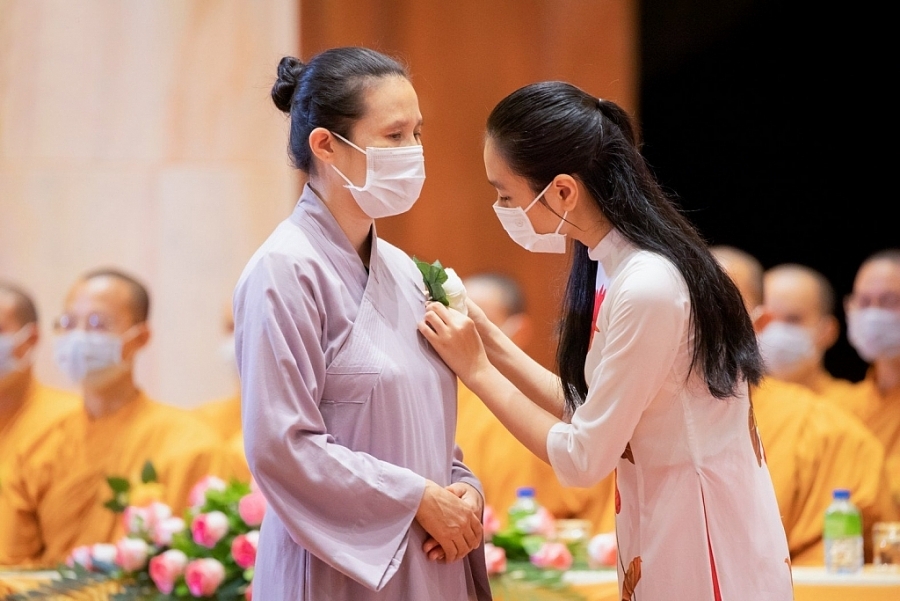 Bản in : 2021年越南北中南3地盂兰节把所有感情献给防疫一线的母亲 | Vietnam+ (VietnamPlus)