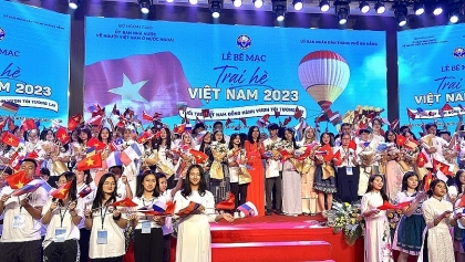 2023年越南夏令营落下帷幕：海外越南青年有意义和充满热情旅程的美好印记