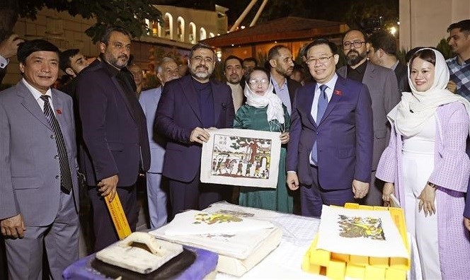 伊朗越南文化周在德黑兰首都文化中心举行