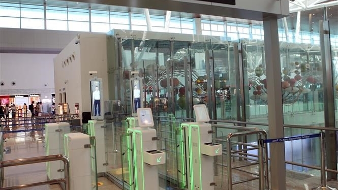 岘港国际机场自助通关系统帮乘客节省时间