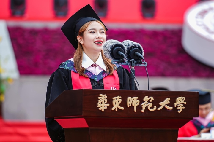 越南女学生毕业于中国顶尖大学