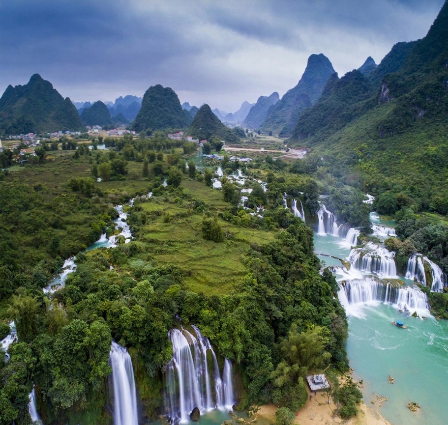 越南板约-中国德天瀑布景观区暂时停止接待旅客活动