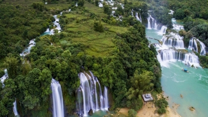 越南板约-中国德天瀑布景观区暂时停止接待旅客活动