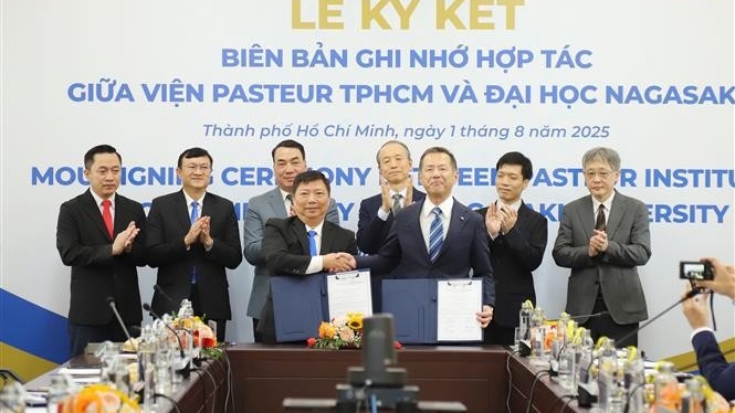 越日加强高等科研机构协作共抗传染病挑战