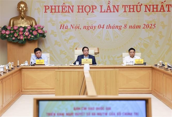 Thủ tướng Phạm Minh Chính chủ trì cuộc họp. (Ảnh: TTXVN)