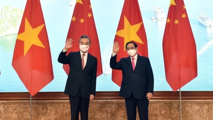 越南政府总理范明政会见中国国务委员、外交部长王毅