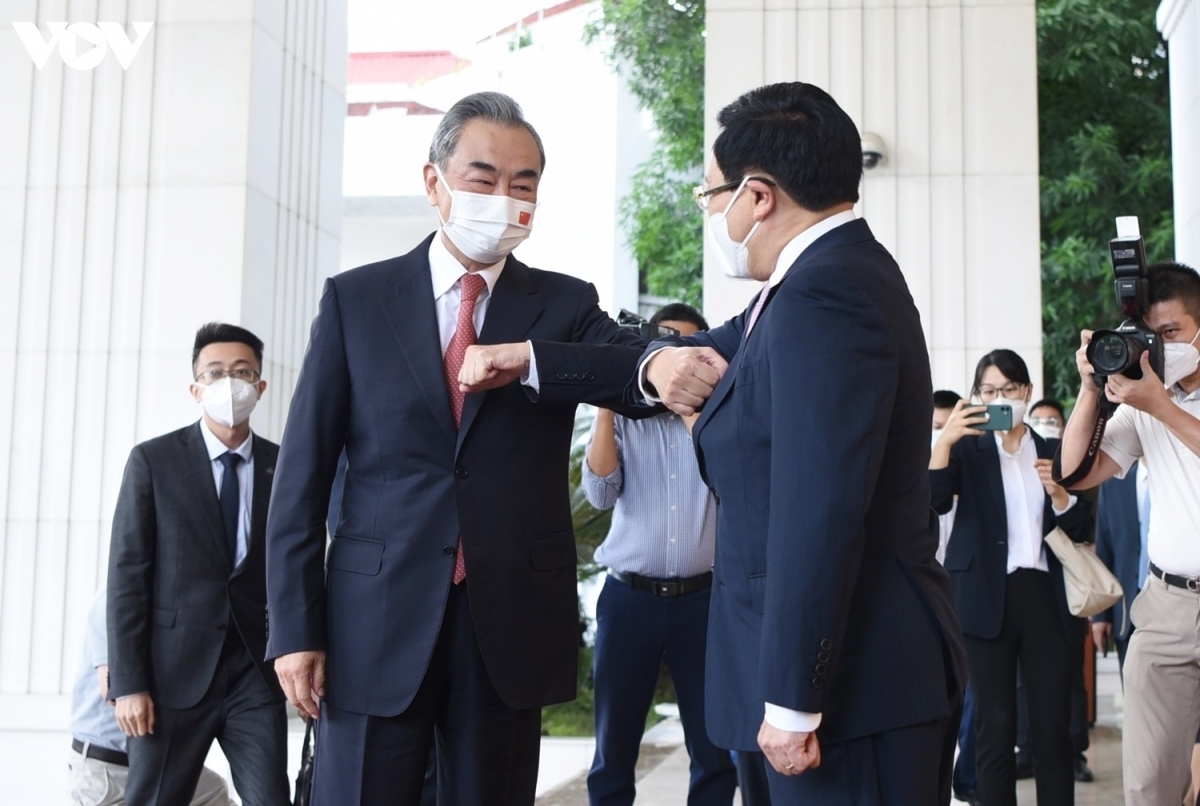 政府常务副总理范平明欢迎中国国务委员兼外交部长王毅