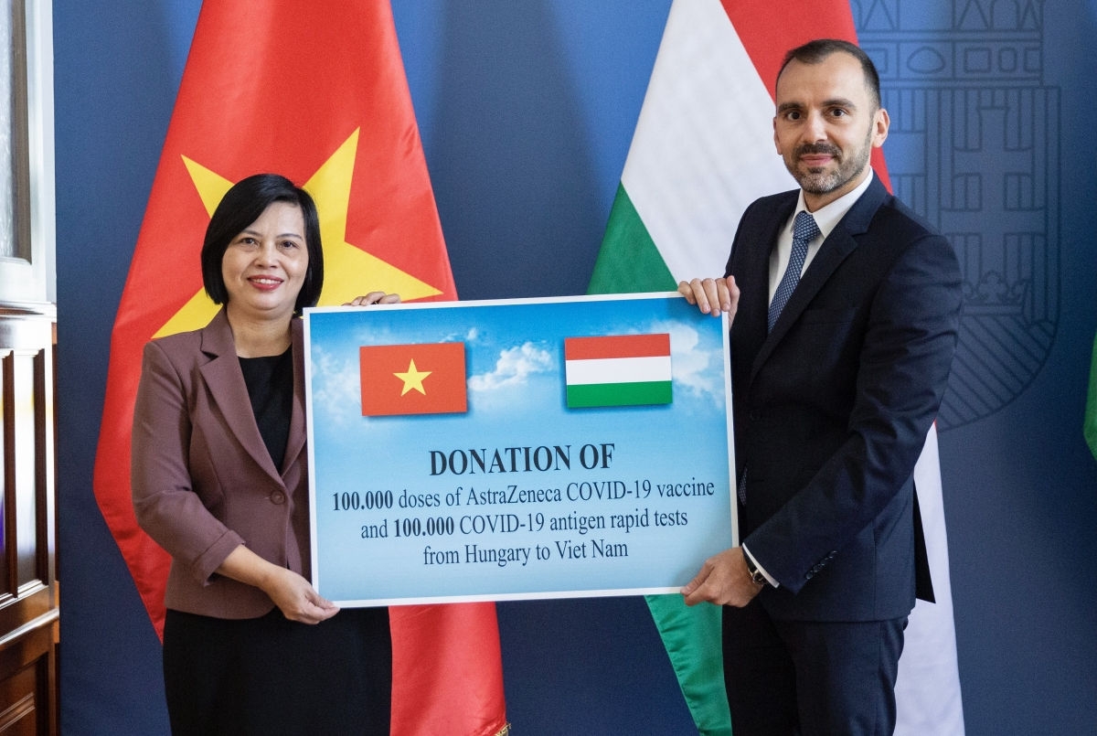 Bản in : 匈牙利为越南捐助疫苗和医疗物资 | Vietnam+ (VietnamPlus)
