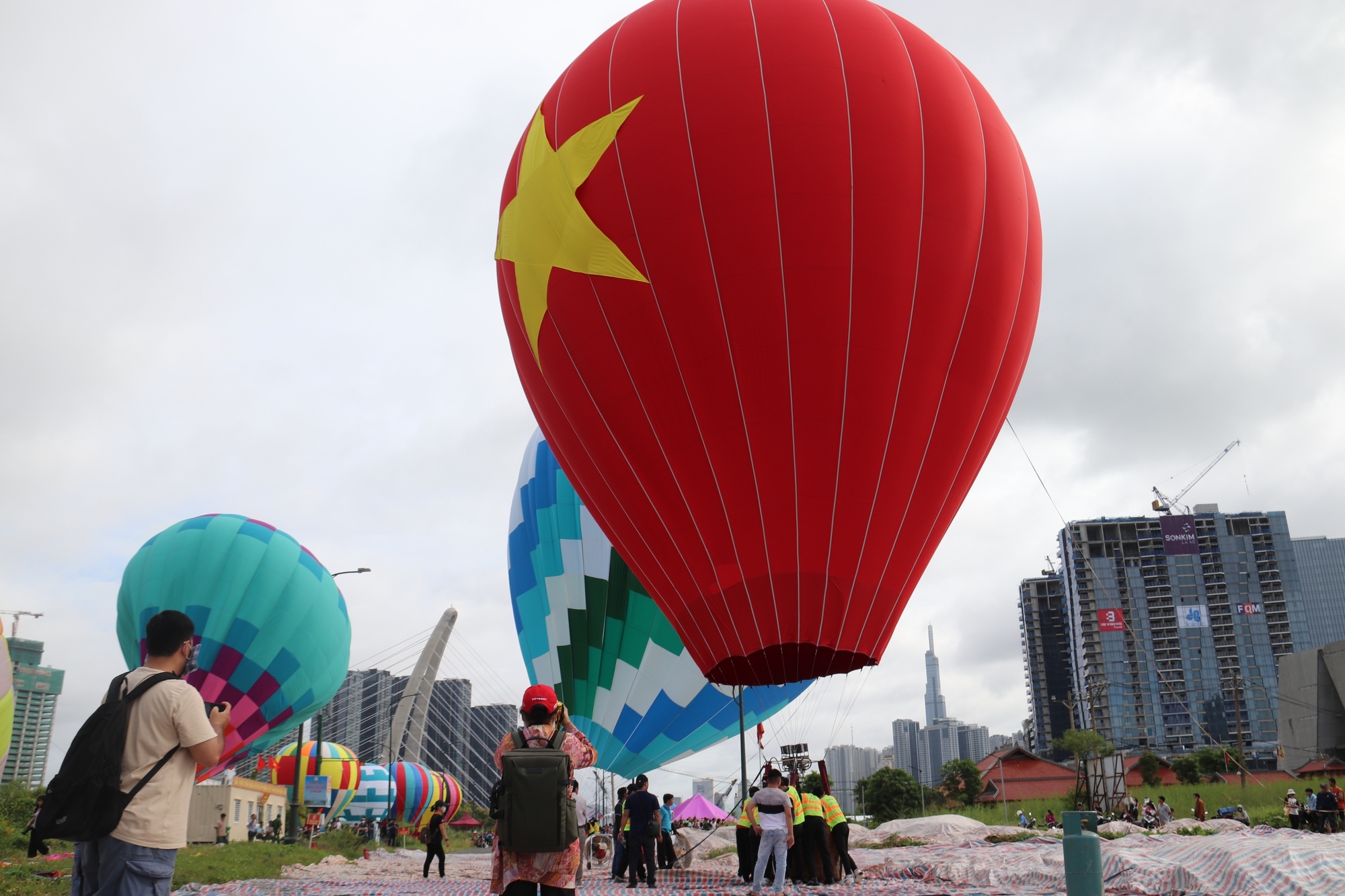 胡志明市举办热气球节庆祝9.2国庆节