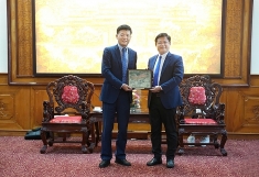 顺化市随时欢迎并携手中国企业和投资者