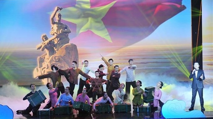 Bản in : 纪念海上胡志明小道开辟60周年：“传奇与未来”的艺术交流活动 | Vietnam+ (VietnamPlus)