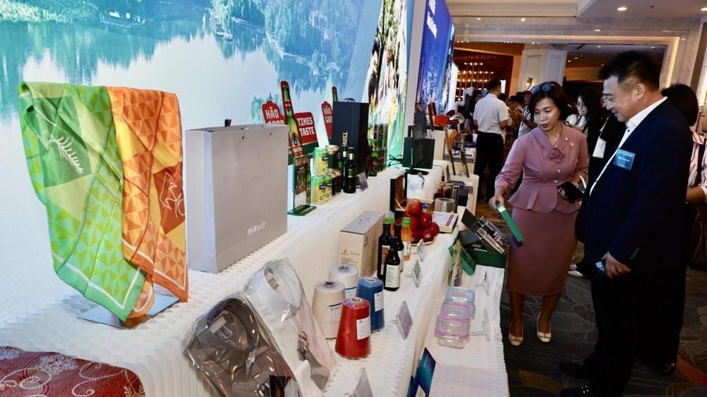 越中加强学术交流 迈向可持续发展