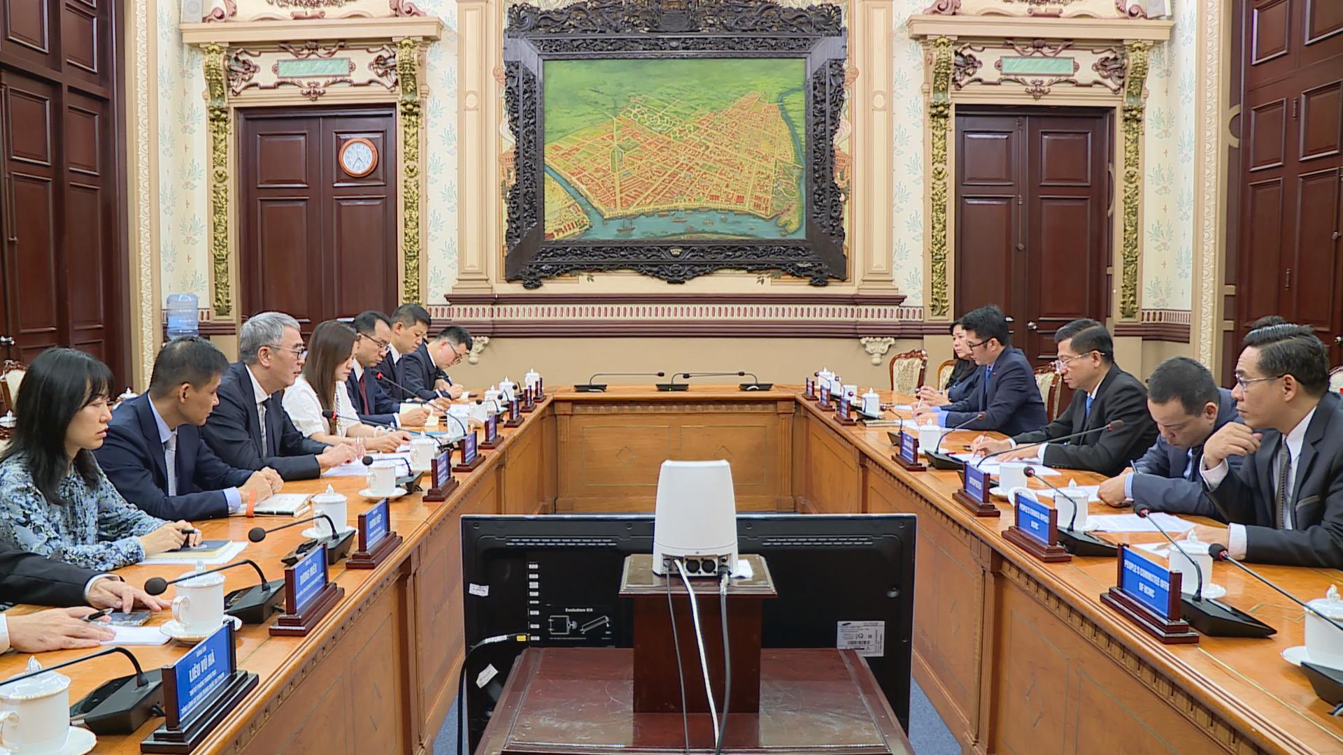 胡志明市加强与中国重庆市的合作