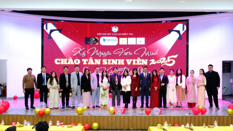 越南留学生在中国天津举行新生欢迎晚会 越南留学生在中国天津举行新生欢迎晚会