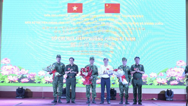 越中“联合盾牌—红河2025”边境联合演习圆满成功 z7164288167681-699101dd6545f6eaa69c78e3c4993f02-8003.jpg