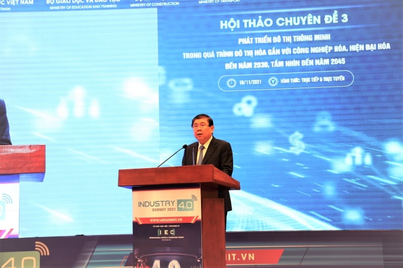 中央经济部副部长阮成峰发表讲话。