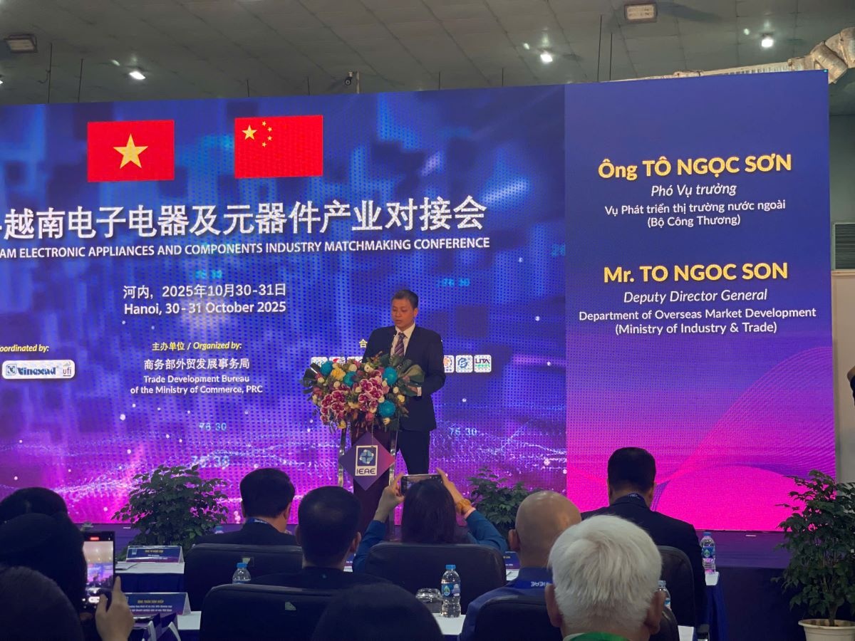 Phó Vụ trưởng Vụ Phát triển thị trường nước ngoài (Bộ Công Thương) - Ông Tô Ngọc Sơn phát biểu