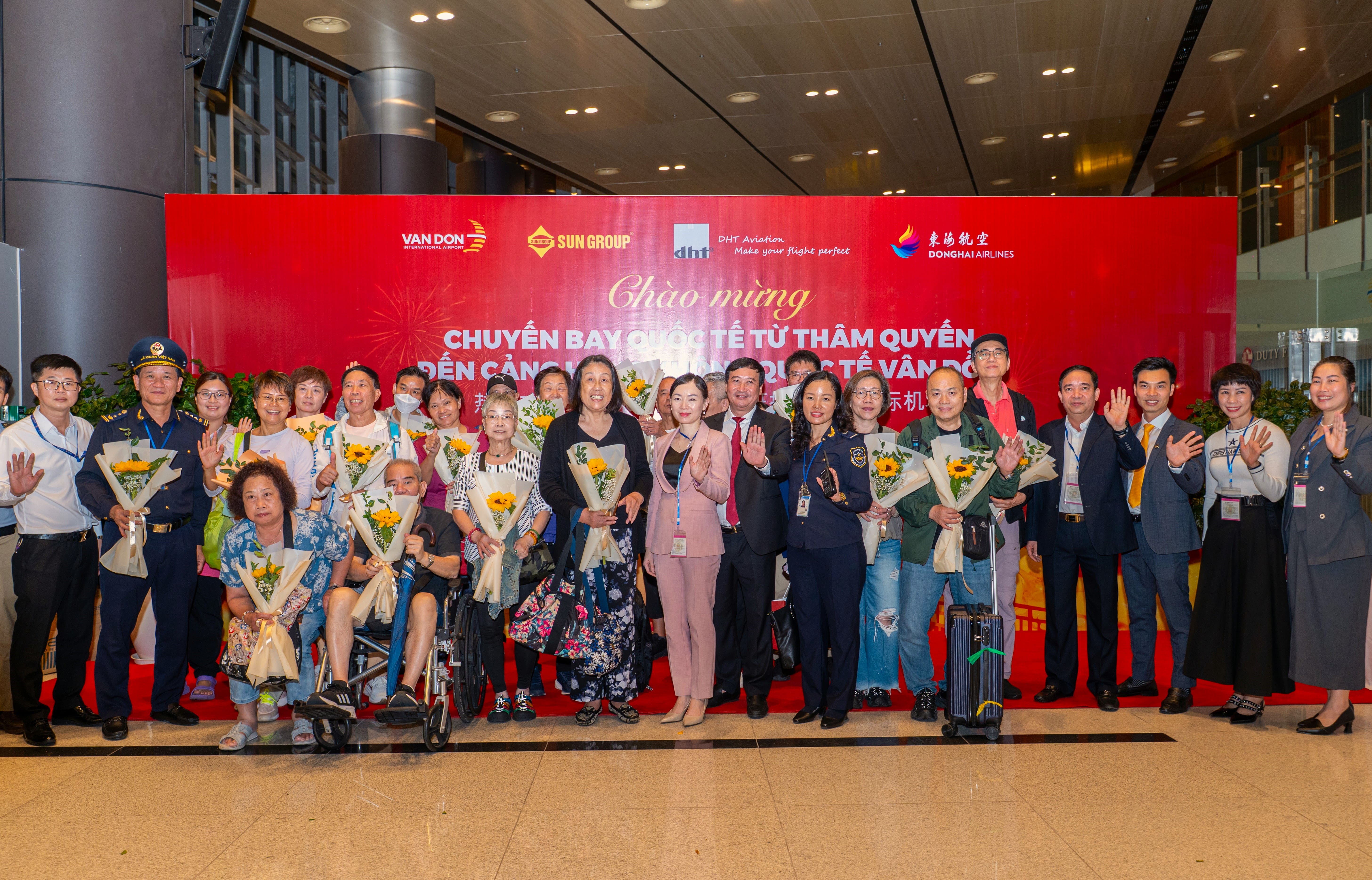 云屯-深圳（中国）包机航线启航，广宁吸引中国游客回流