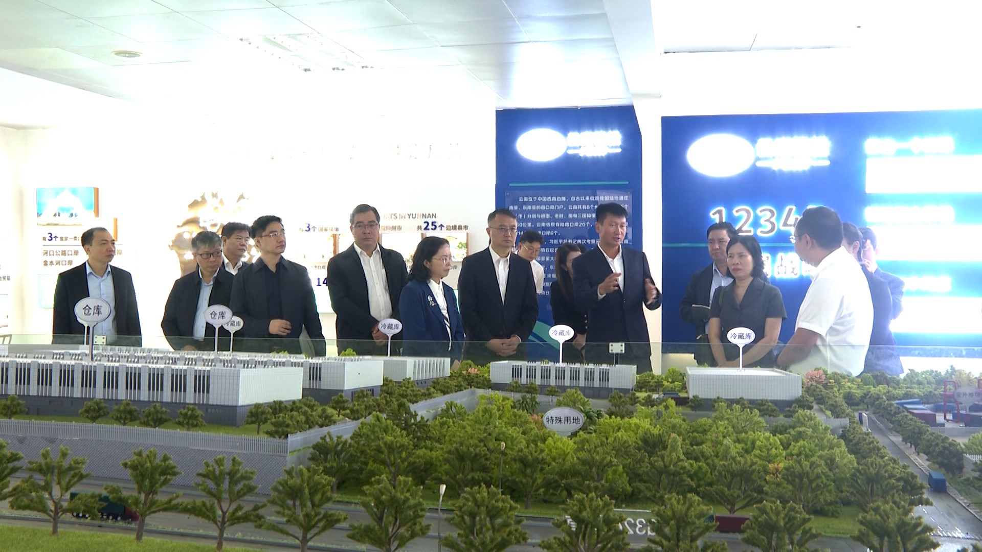 老街省代表团赴中国云南省河口县考察多个项目