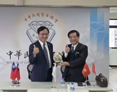加强连接，拓展越南与台湾在工艺美术、珠宝和宝石领域的合作