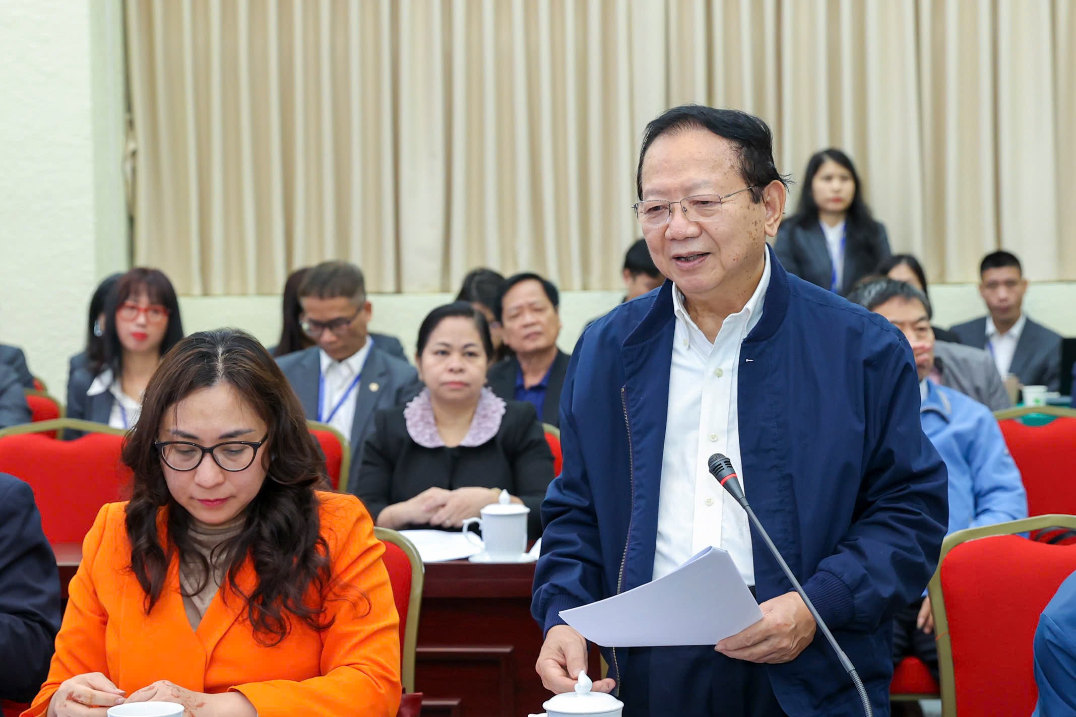 经济外交:从越南-新加坡友好协会的活动看外交新视角 Ngoại giao kinh tế: Góc nhìn từ hoạt động của Hội hữu nghị Việt Nam - Singapore