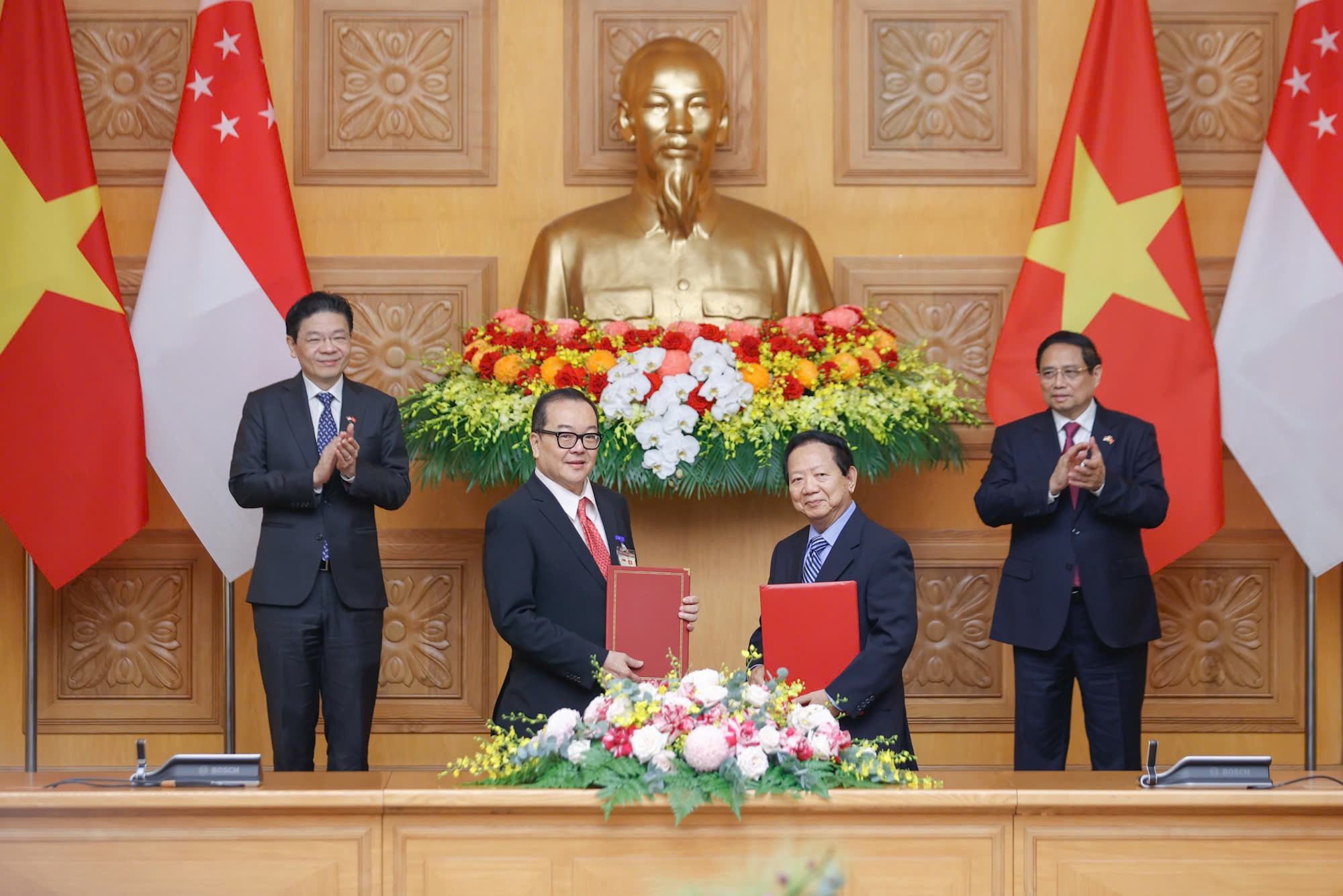 经济外交:从越南-新加坡友好协会的活动看外交新视角 Ngoại giao kinh tế: Góc nhìn từ hoạt động của Hội hữu nghị Việt Nam - Singapore