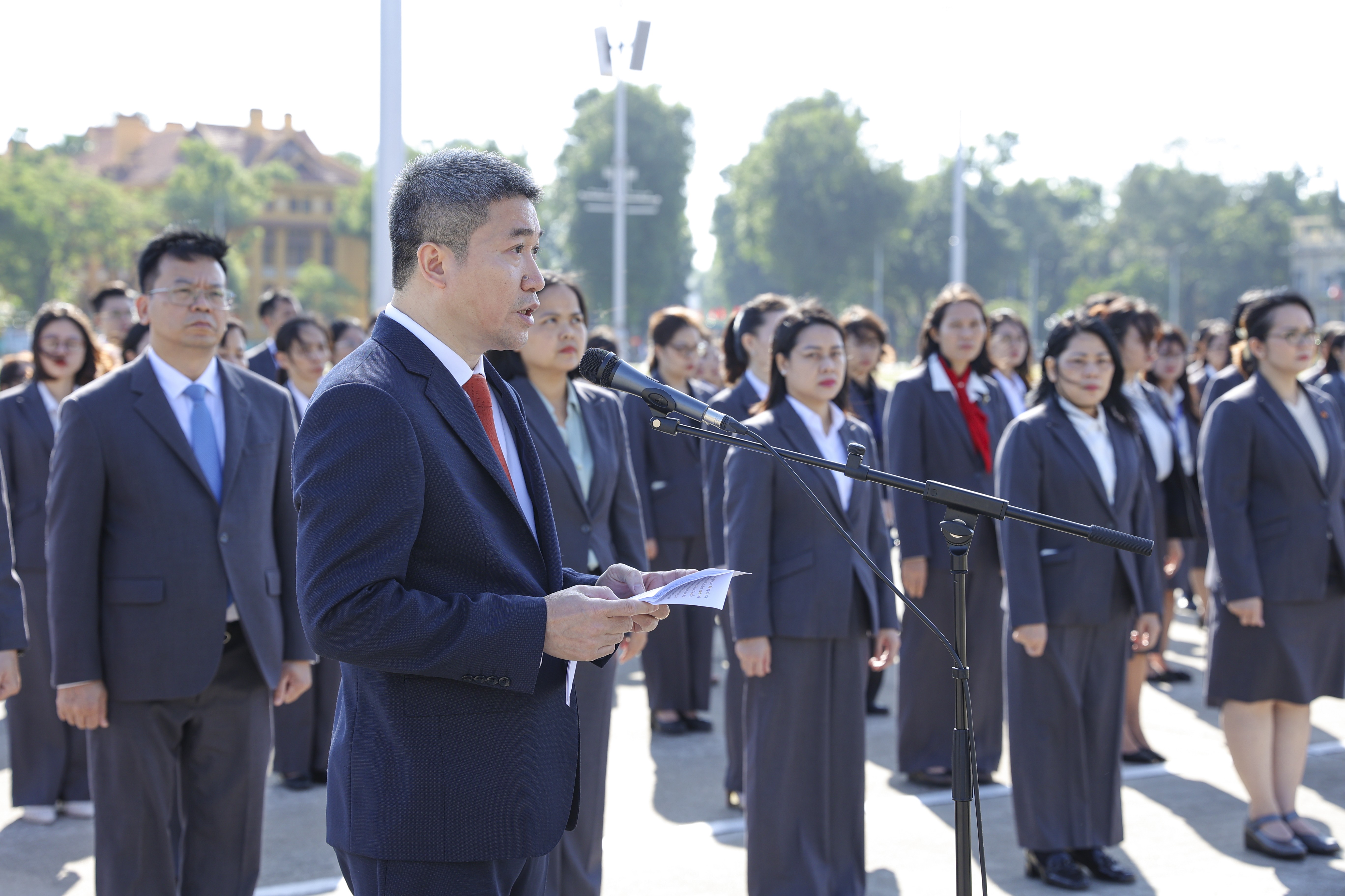 纪念传统日75周年:越南友好组织联合会举行向胡志明主席报功仪式 Liên hiệp các tổ chức hữu nghị Việt Nam tri ân Chủ tịch Hồ Chí Minh và báo cáo công tác nhân kỷ niệm 75 năm Ngày truyền thống