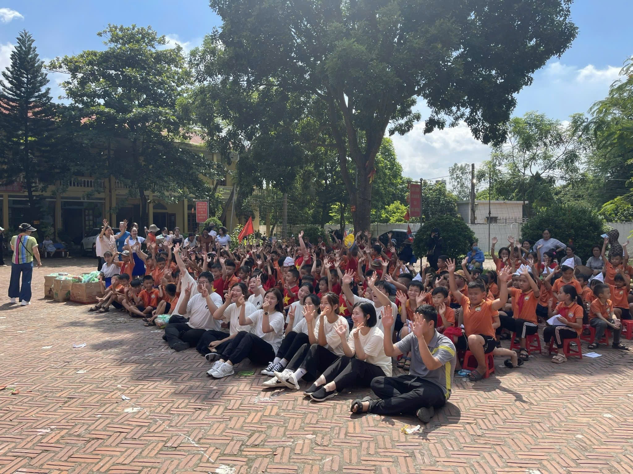 海防市:在非政府组织项目中融入民间对外活动 Hải Phòng: Lồng ghép hoạt động đối ngoại nhân dân trong dự án phi chính phủ