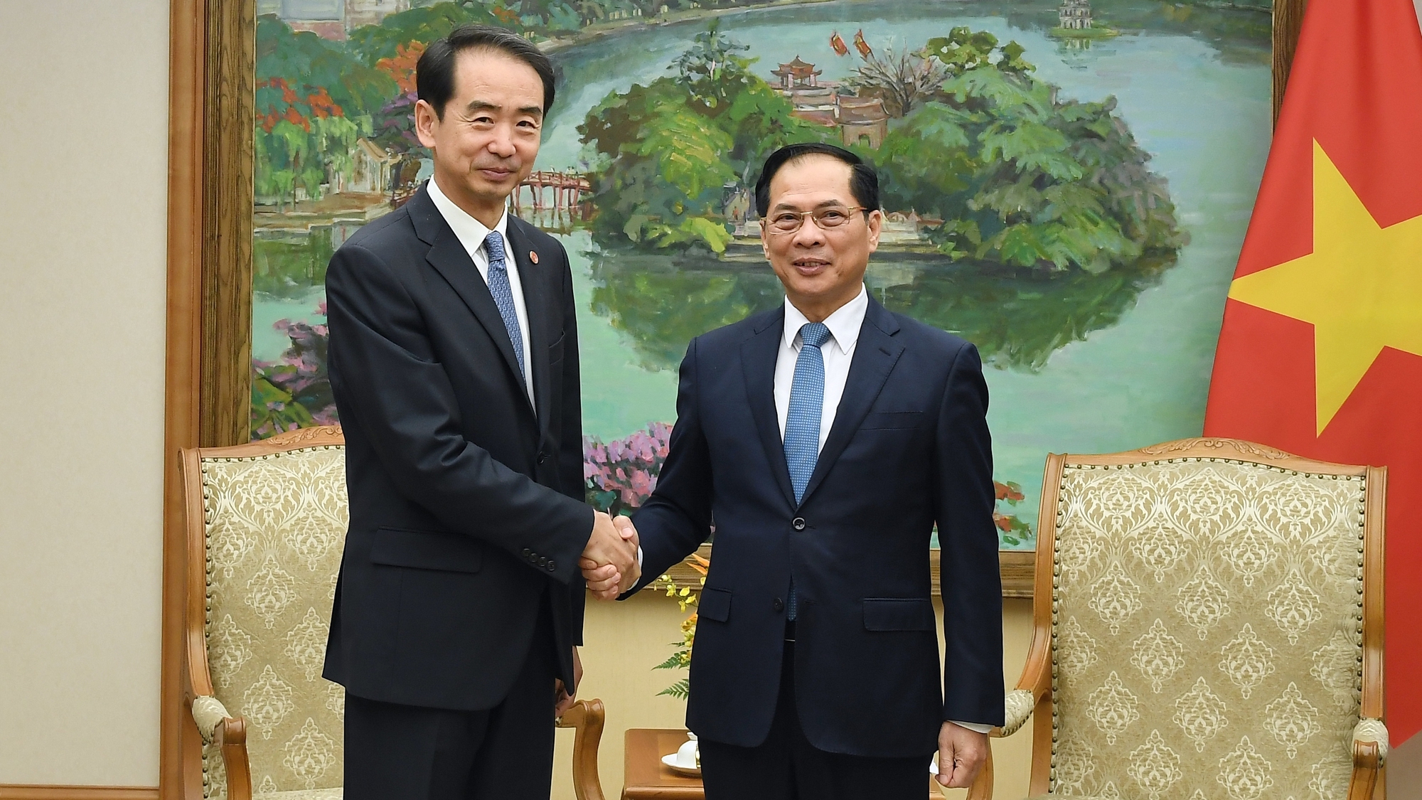 越中加强战略沟通致力扩大高质量合作领域