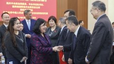 发挥越中人民论坛成果，巩固双方友谊