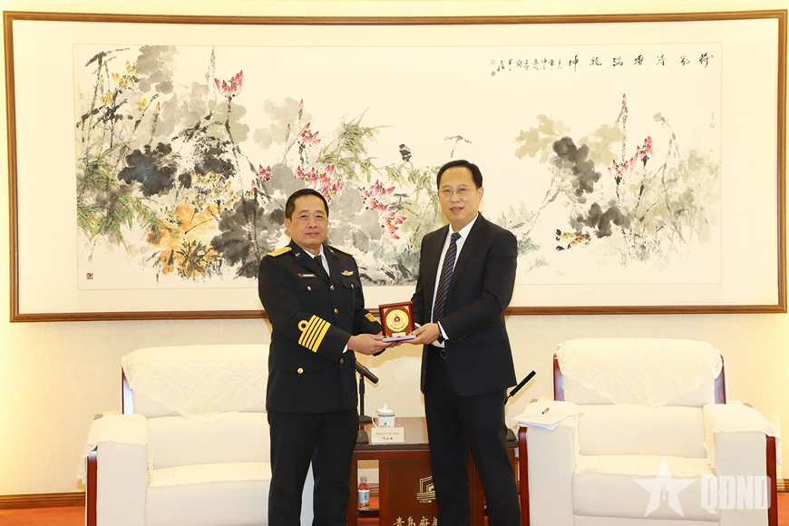 越南海军代表团抵中国青岛 推动双边军事交流走深走实