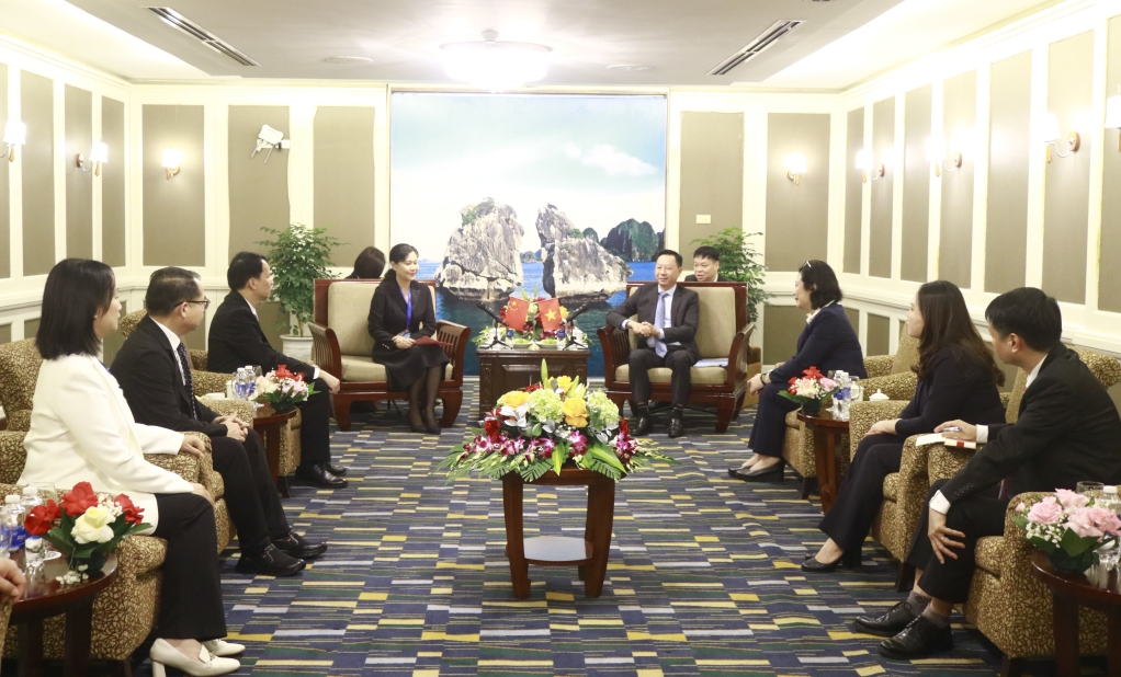 广宁省与广西壮族自治区巩固地方合作,推动经贸与旅游合作 广宁省与广西壮族自治区巩固地方合作,推动经贸与旅游合作