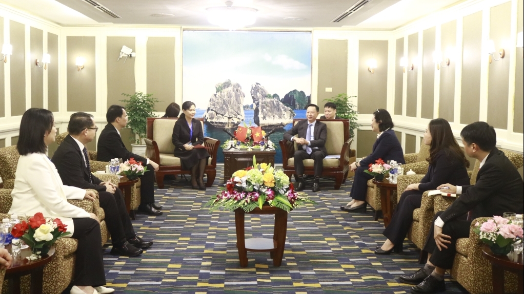 广宁省与广西壮族自治区巩固地方合作，推动经贸与旅游合作